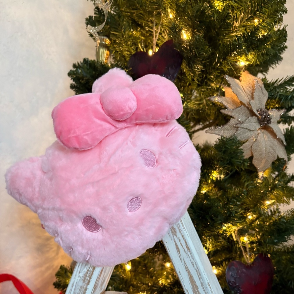 Pink Plush Bag with Hello Kitty Design and Soft Texture
